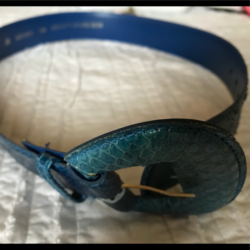 Vintage 70-80s electric blue rare snake skin belt